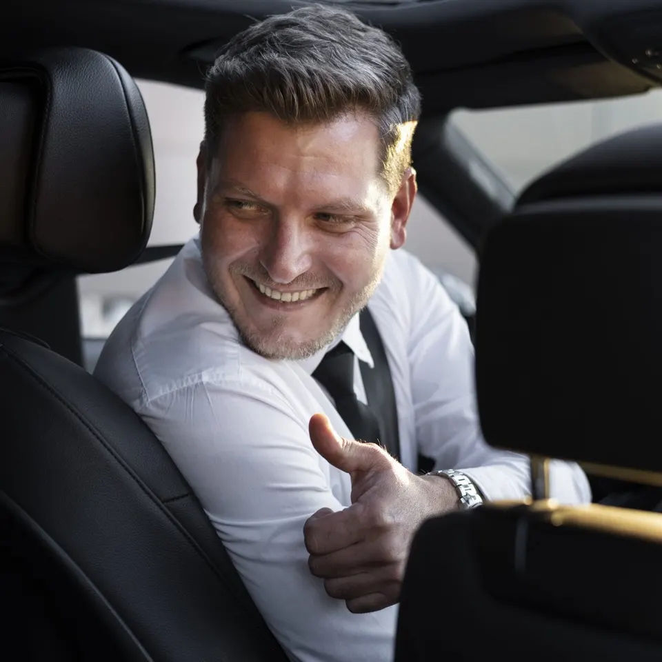 AirGo vozač u automobilu